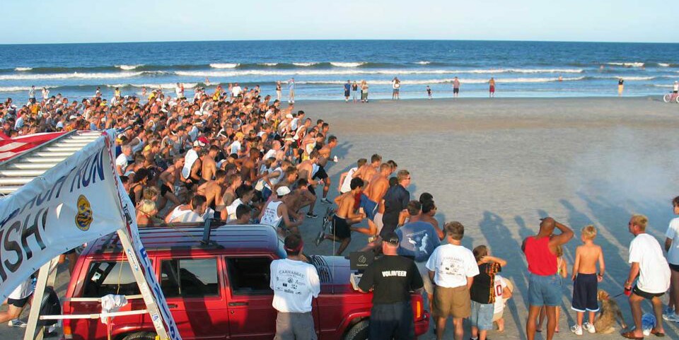 Large Turnout for Tijuana Flats Summer Beach Run